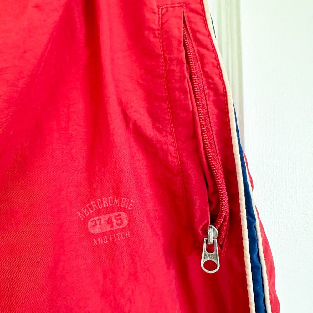 Abercrombie | Vintage Y2K Performance Windbreaker Track Pants in Red - Picture 4 of 5